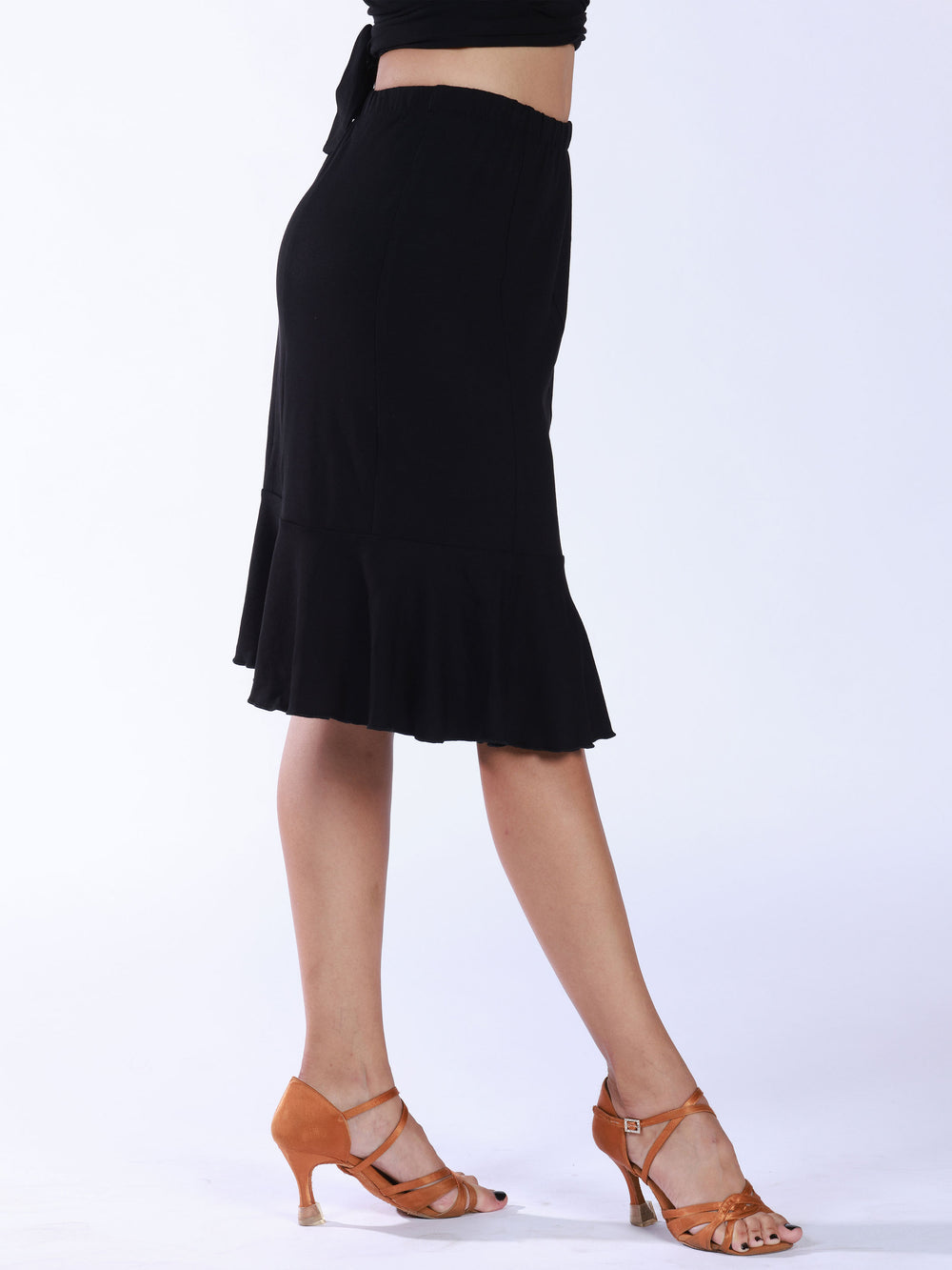 Falda flouncy gore negroe para ballroom - vue en movimiento con tissu fluido