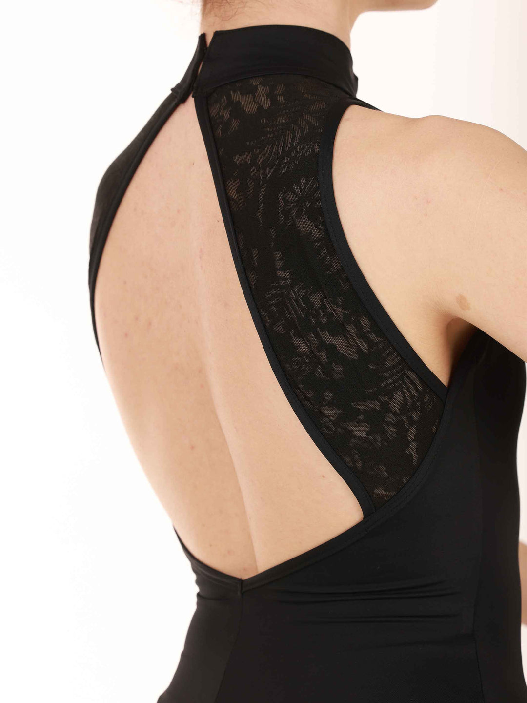 Maillots de ballet para mujer, haut col en encaje et espalda abierta, couleur negro, elegante et raffiné pour la ballet - gros plan de la vue arrière