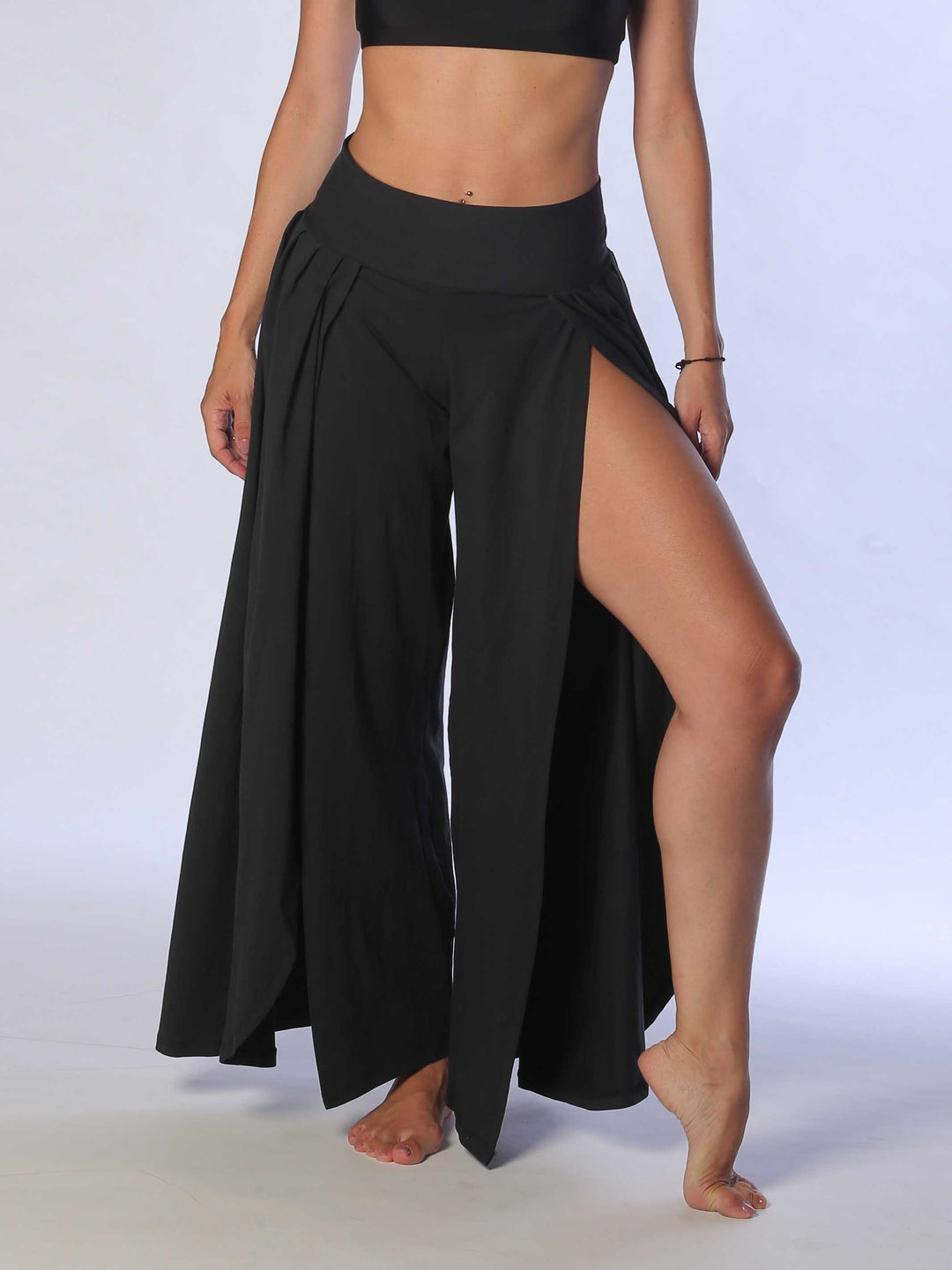 Détail du pantalón de danse negro à coupe ample – style elegante para jazz y pratique scénique.