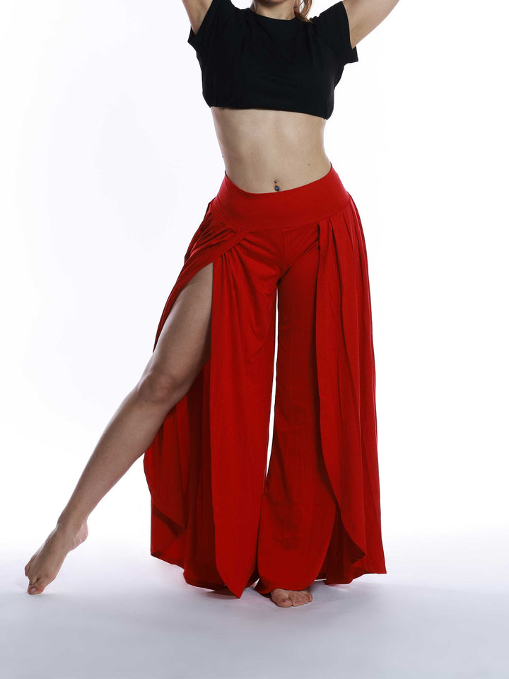 Pantalón rojo fluido para danse jazz – silhouette artistique y aérienne.