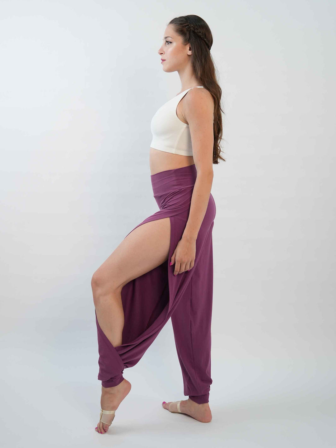 Pantalón de Jazz para mujer – coupe ample et fluido, jambes larges et taille haute, idéal pour le yoga, la danza moderna et contemporaine – couleur mauve foncé - vue de côté