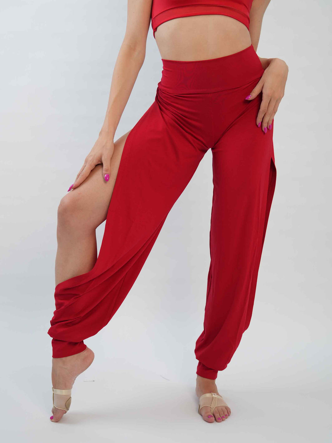 Pantalón de Jazz para mujer – coupe ample et fluido, jambes larges et taille haute, idéal pour le yoga, la danza moderna et contemporaine – couleur rojo - vue de face