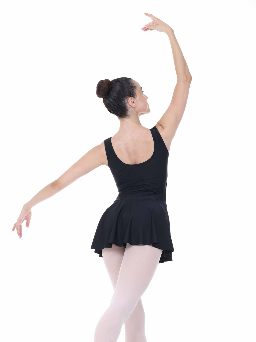 Vue de dos d’une vestido negroe de ballet – design elegante y tombé fluido.
