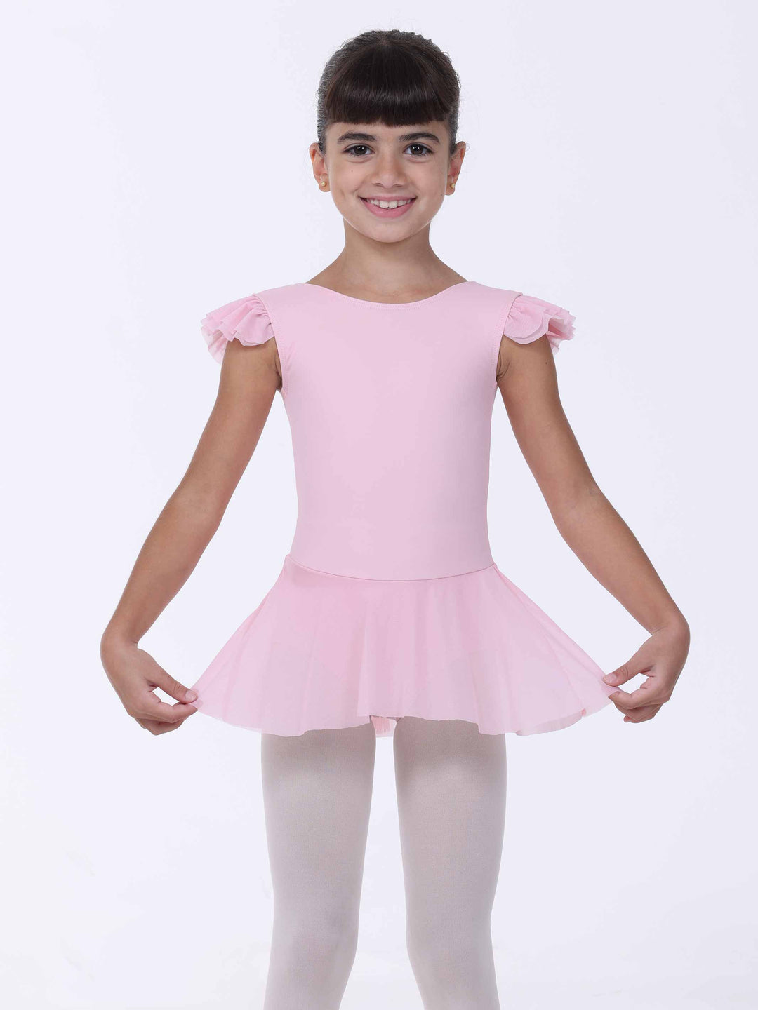 Danseuse en vestido de danse rosa clair – falda légère y épaules ornées de volants.
